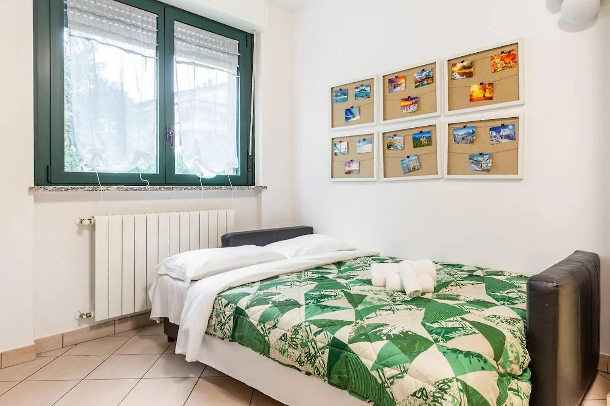 Apartmán App 19-Elegante Mansarda Con Terrazzo E Parcheggio Monza 0*,  Itálie